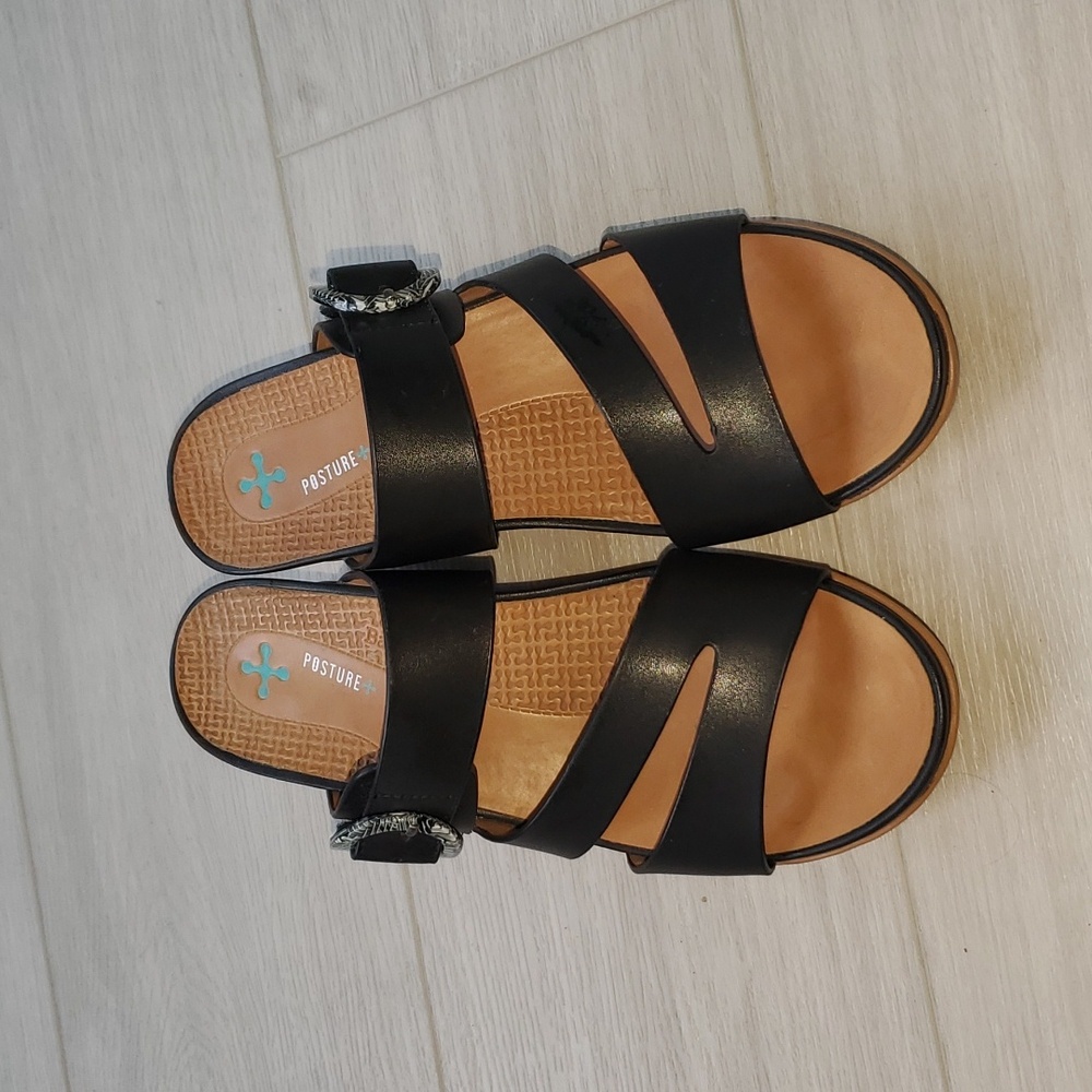 Baretraps Laralee sandals size 9